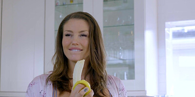 The way Mandy Waters kisses is so incredibly hot!