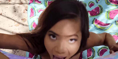 Slim asian Vina Sky wants some beach sex