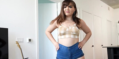 Petite chick Naudi Nala blows a man and fucks in a POV video