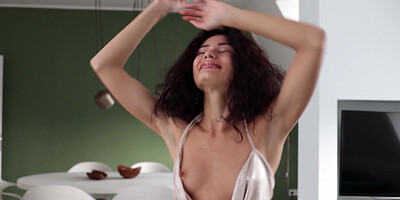 Petite curly Layla Balan posing naked
