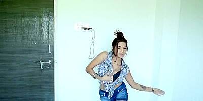 Hot Shruti Bhabhi - 1