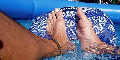 Showing off my new pedicure