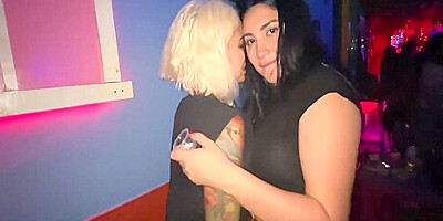 First Date With A Hot Blonde Girl At The Club And We End Having Sex In The Bathroom 7 Min - Martina Smith