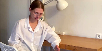 CaliforniaBabe - Russisk Skolepige Sugede Sin Fysikklær