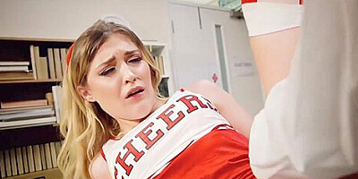 Hot cheerleader fucks with the nerd guy of the class