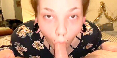 Perv Anna sucks a mean dick