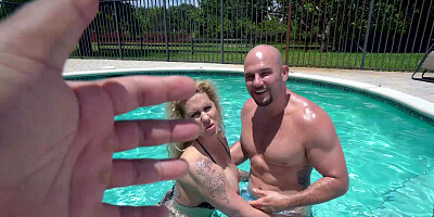 Thick MILF with juicy melons fucked in the pool