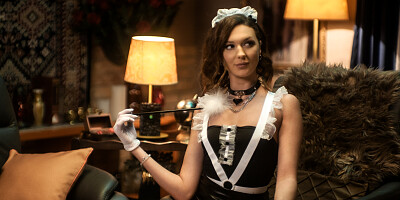 Alyssa Bounty, Isabella De Laa and Jadilica have fun in the living room