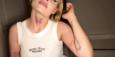 Stepsister showed how to fuck