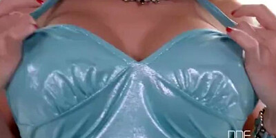 Big Titty Milf Cathy Heaven Fists herself