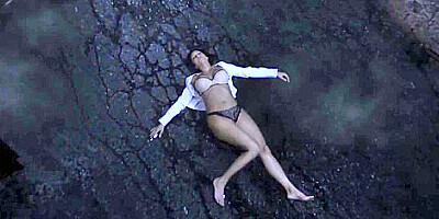 Harley and Katwoman are having a threesome in the jail, in the middle of the night