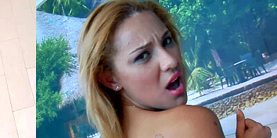 Cindy Blueberry and her perfect ass loves bouncing on the cock