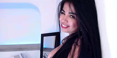 Big booty curvy Latina fucks dildo on webcam