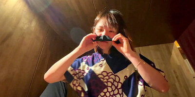綺麗なまんこから超大量に溢れ出る精子がエロい！岩盤浴の休憩所で隠れてドキドキ中出しSEX(前半)♡RYO＆YUU♡素人カップル/野外/露出/中出し/10代/美少女/スリム/パイパン/フェラ/スマホ撮影