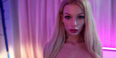 Babes Kaira Kampen and Mia Trejsi passionate threesome in hostel