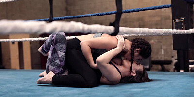 Sinn Sage and Kendra Spades fucking like crazy in the ring
