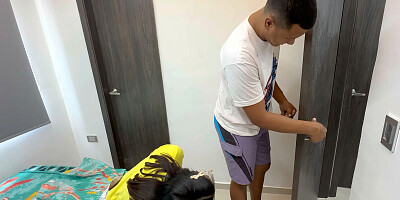 I Call My Neighbor to Fix My Door and He Ends up Giving a Really Nice Fuck with His Huge Hard Cock Until He Cums