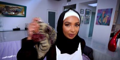 Hijab-wearing muslim Arab babe Babi Star learning American traditions