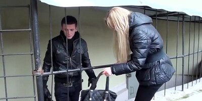 Blonde goes for risky outdoor blowjob