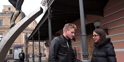 Amateur girl agrees to be filmed during sex with that stranger