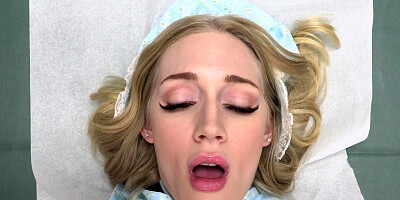 Naughty doctor fingers that blonde and licks her wet pussy