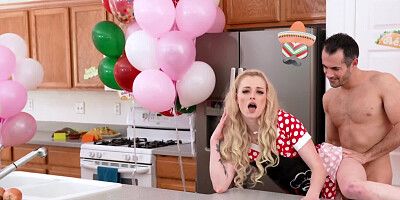 Brock Cooper and Hyley Winters are banging in the kitchen