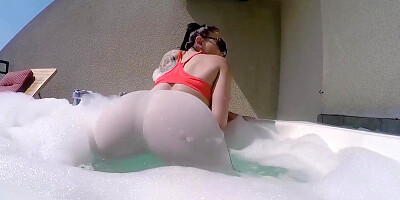 Mandy Muse shows off her amazing ass outdoors