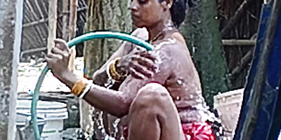 Desi sexy bhabhi bathing in outdoor