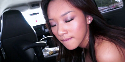 Chinese girl Alina Li bouncing on his shlong in the bus