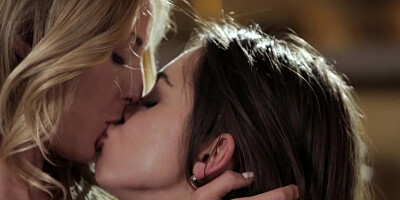 Riley Reid and Karla Kush playing lesbian games on the couch