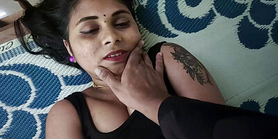 Mallu collage students hot romance in hotel, Vaishnavy and Sharun Raj hot romance, Mallu couple kissing, Couple kiss