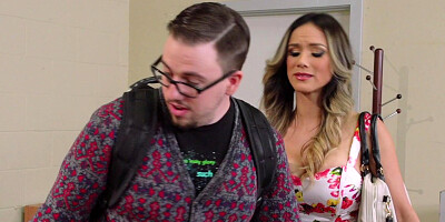 Milf spreads wife for a freshman's cock