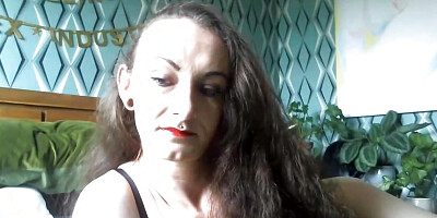 Vintage Webcam Show: Sneezing Live on Cam