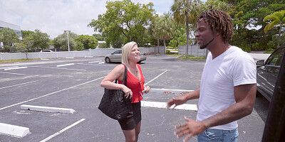 Blonde mom Kaylynn Keys is getting picked up on the street