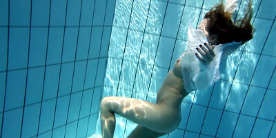 UnderwaterShow Video: Silvie