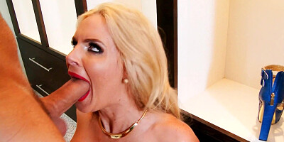Phoenix Marie is fucking only younger guys