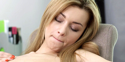 teen 18+ Musician Sonya Sweet Lures Bandmate