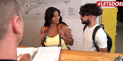 HORNYHOSTEL - Fucking My Best Friend's Big Ass Sister Amy Amor - LETSDOEIT