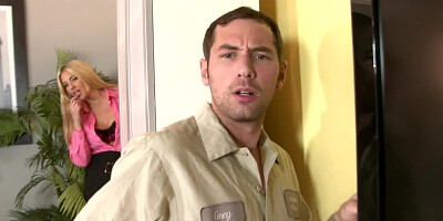 Handyman gives the cougar housewife all of his dick