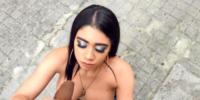 Man wants sex and brunette girl gives it to him in the fresh air