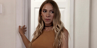 Bored Khloe Kapri receives dirty pounding