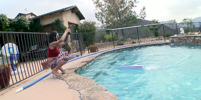 Bonnie Rotten plays a radio-controlled boat and shows us her curves