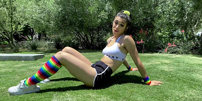 Fitness vlogger Brooklyn Gray gets her hairy cunt stuffed