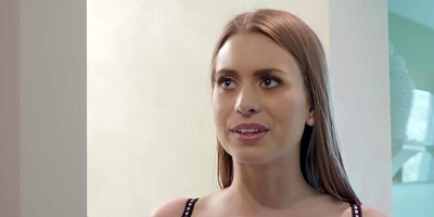 Jill Kassidy & stepmom Lela Star have anal with the concierge