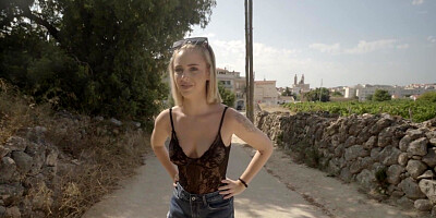 Skinny blonde bimbo pleasuring tattooed dude in public