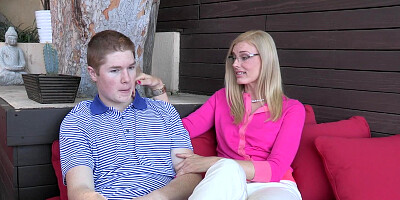 Passionate mom is giving free sex lessons