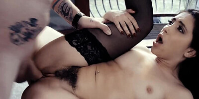 Stallion with a tattooed hand fucks stepsister's hairy pussy