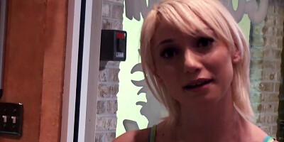 Blonde teen suck a nice dick in the tanning saloon