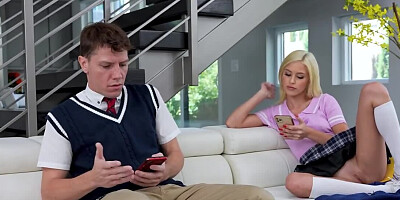 Man goes hard for stepsister's naked vagina and they hook up