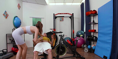 Stacy Cruz gives a great head and gets screwed in the gym